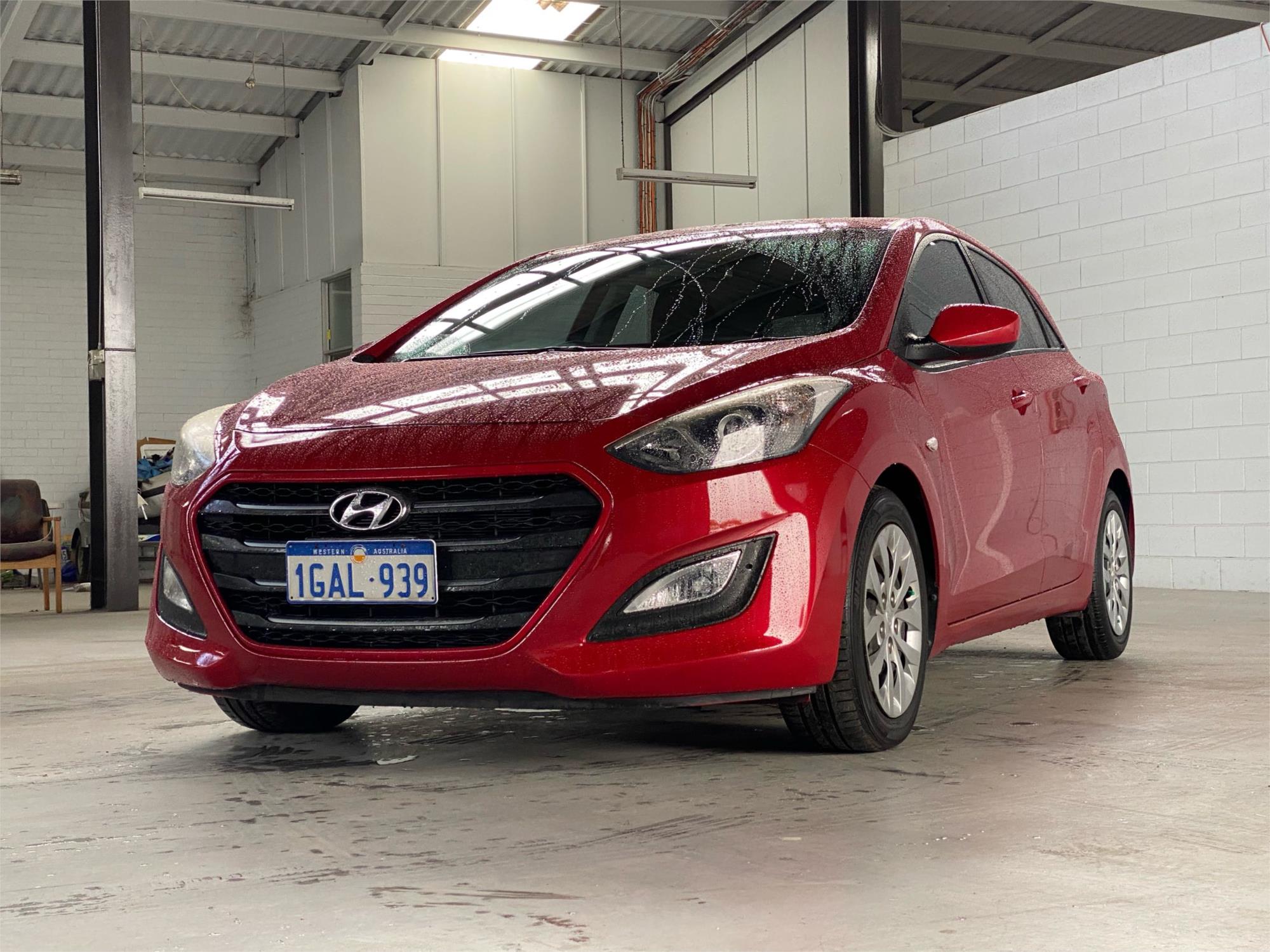 2016 HYUNDAI i30 23