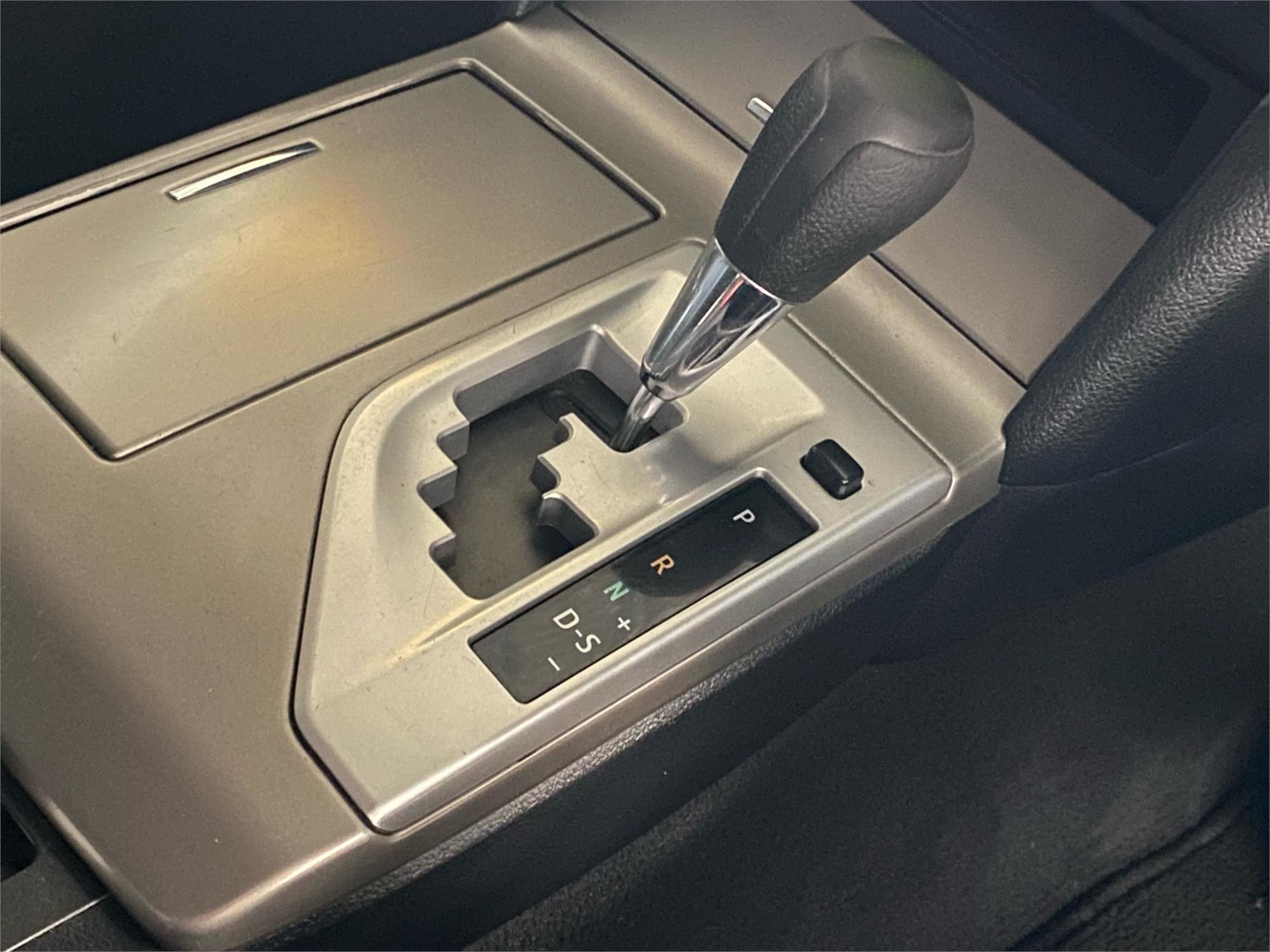 2013 TOYOTA AURION 12