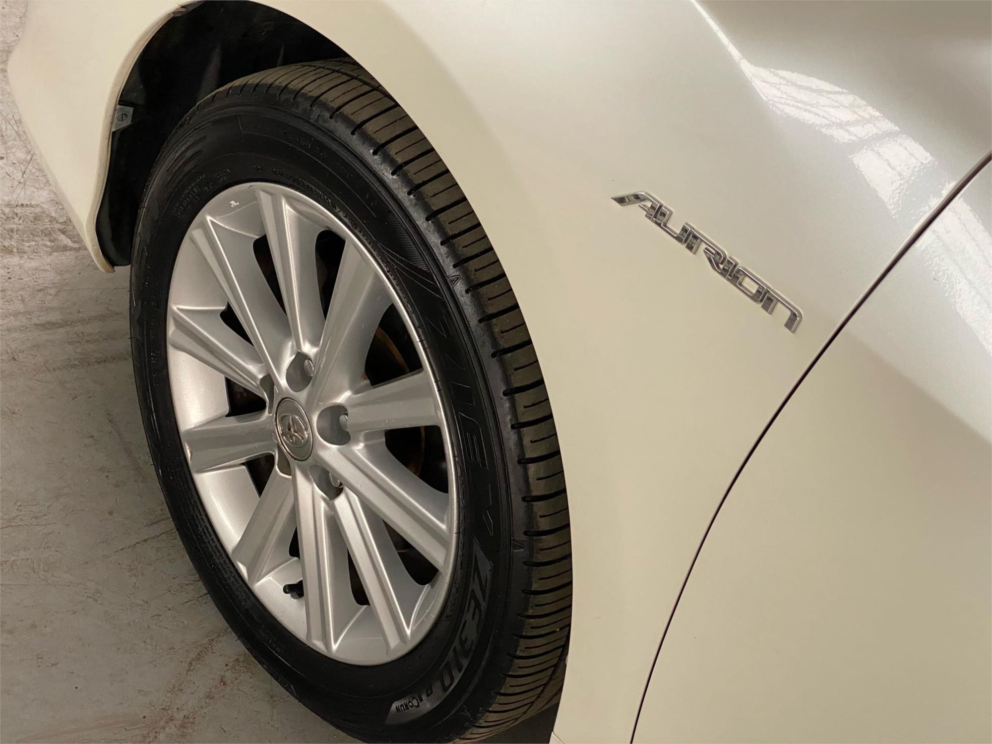 2013 TOYOTA AURION 19