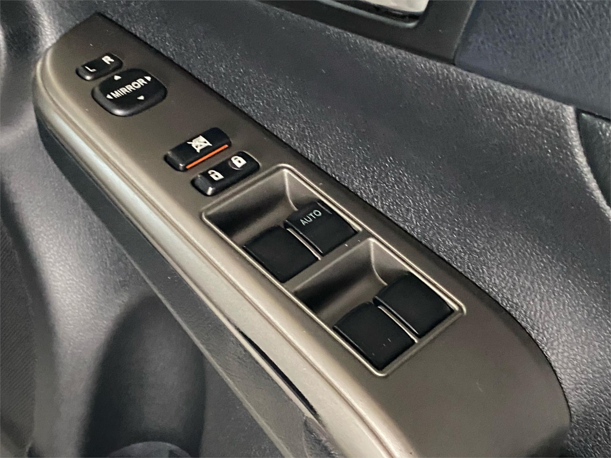 2013 TOYOTA AURION 8