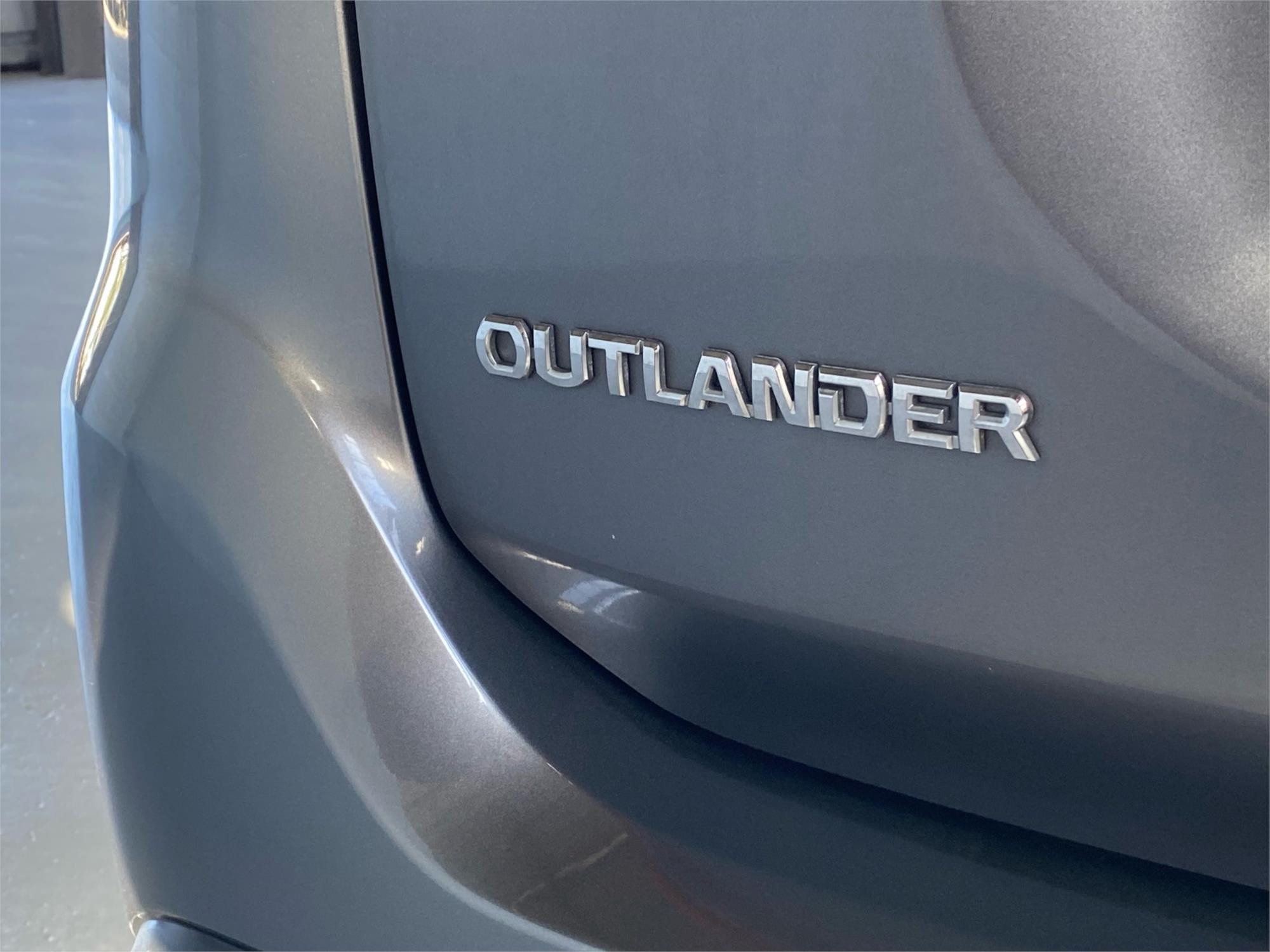 2018 MITSUBISHI OUTLANDER 13