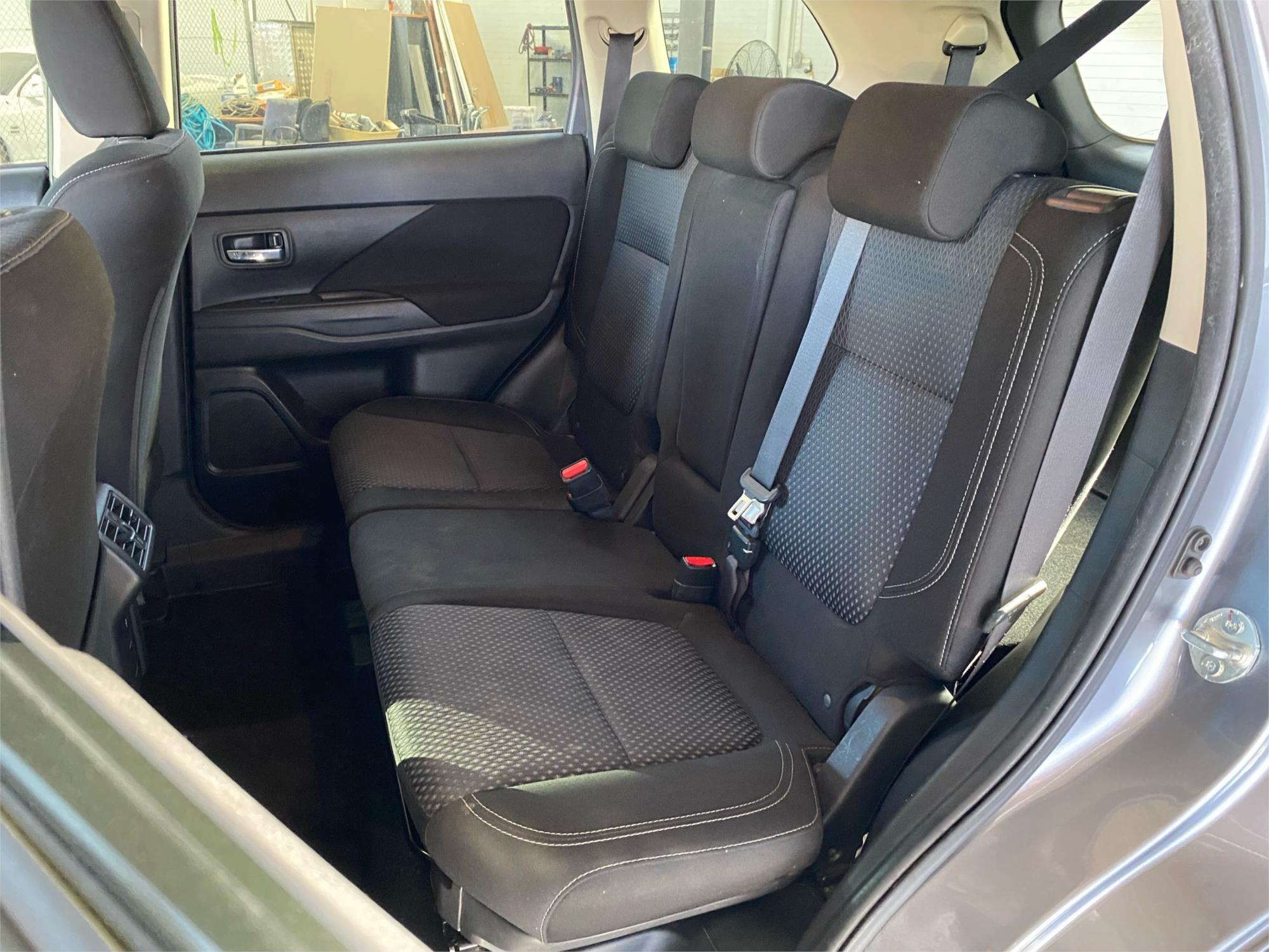 2018 MITSUBISHI OUTLANDER 23