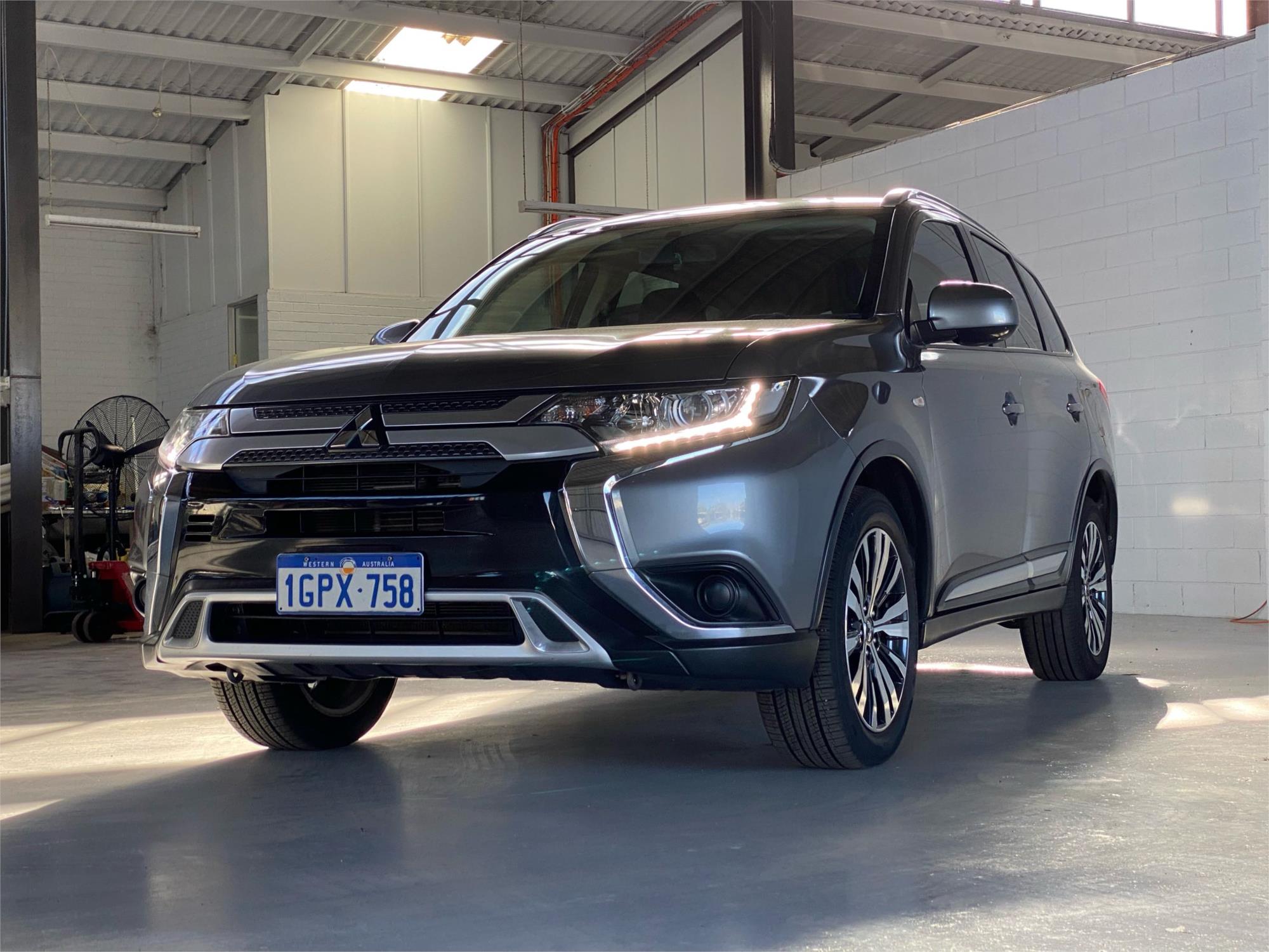 2018 MITSUBISHI OUTLANDER 8