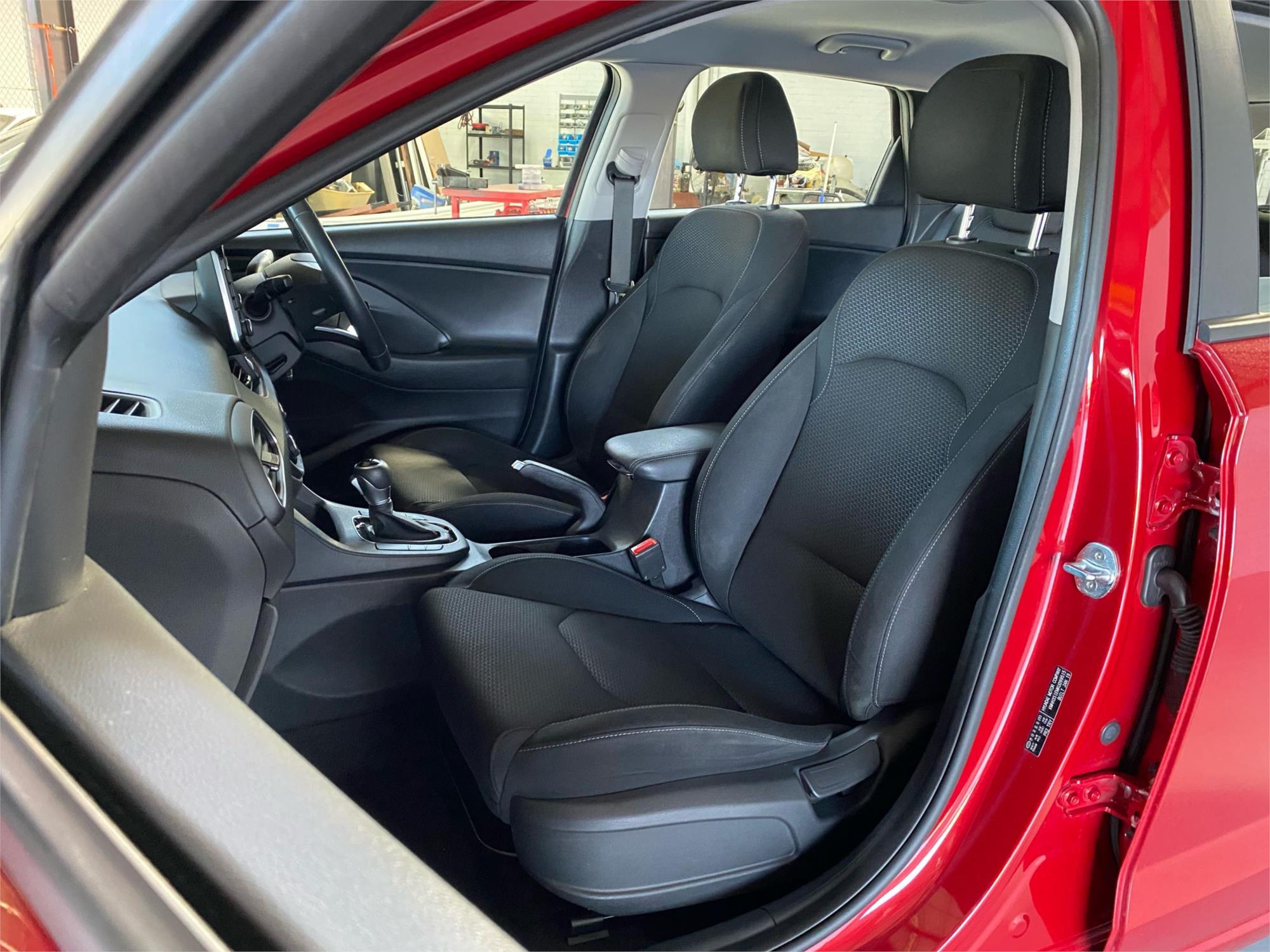 2019 HYUNDAI i30 10