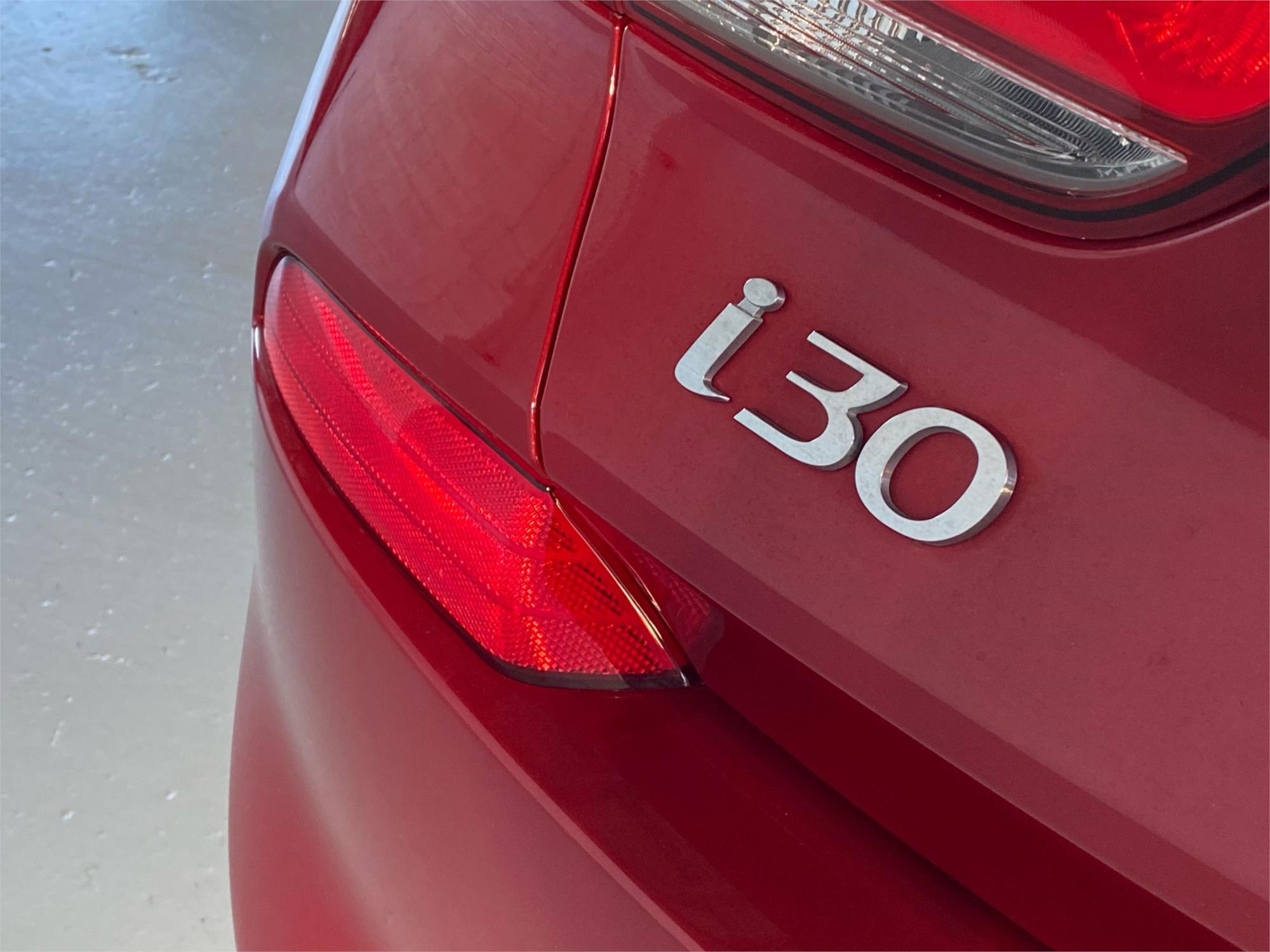 2019 HYUNDAI i30 23