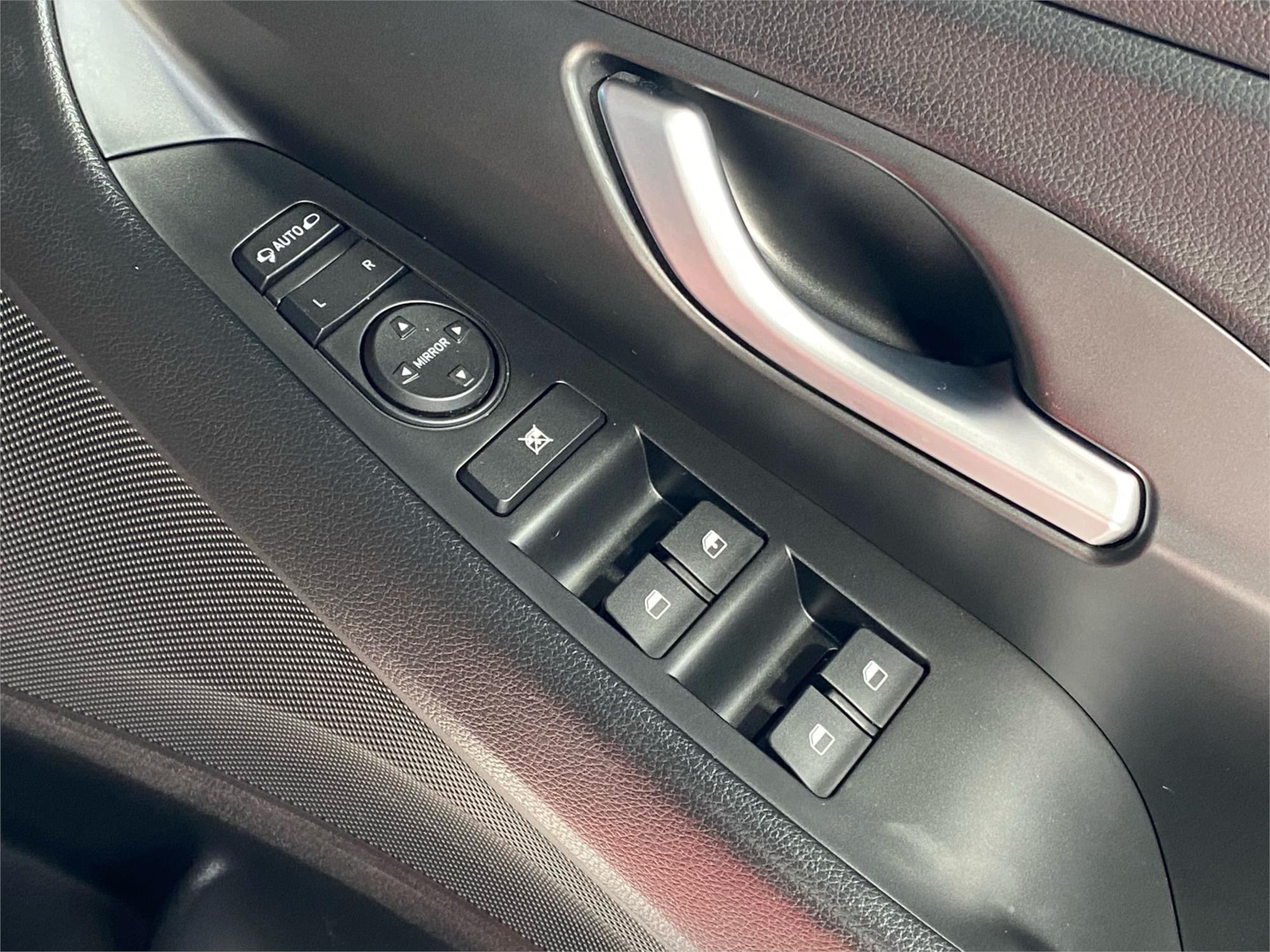 2019 HYUNDAI i30 24