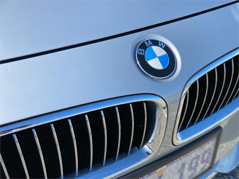 2012 BMW 3 11