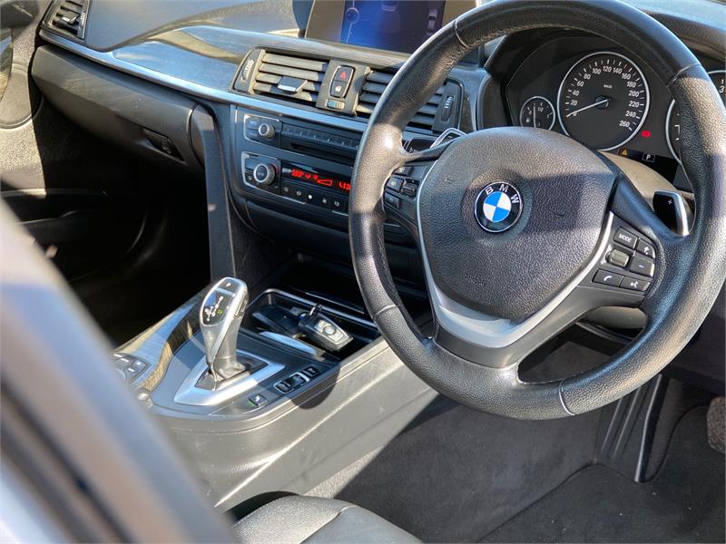 2012 BMW 3 20