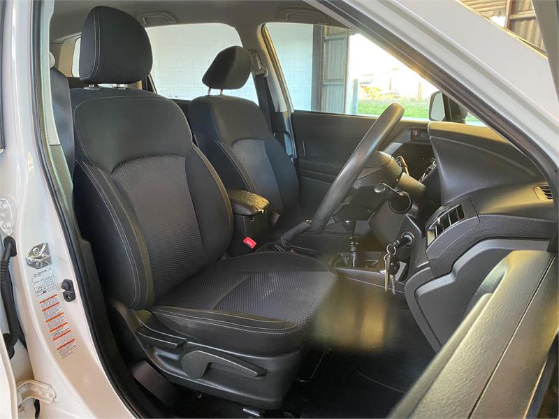 2013 SUBARU FORESTER 26