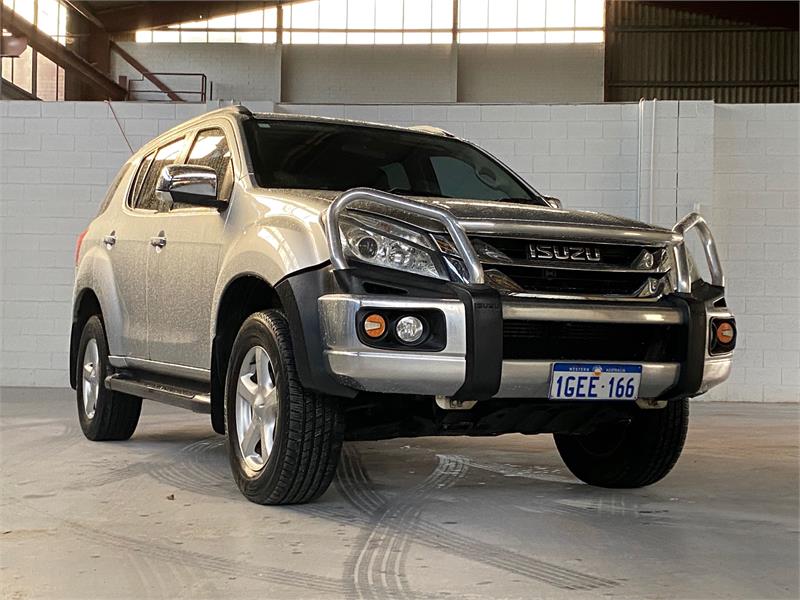 2015 ISUZU MU-X 2