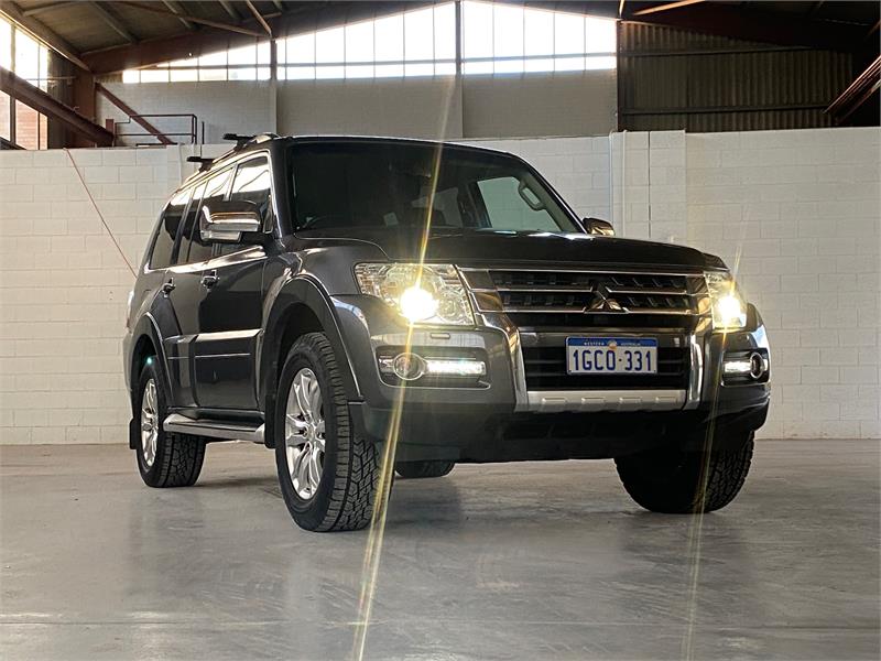 2015 MITSUBISHI PAJERO 2