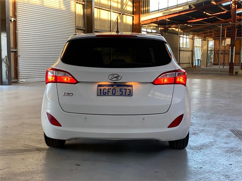 2015 HYUNDAI i30 5