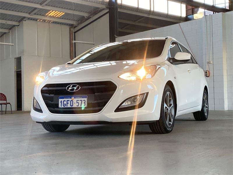 2015 HYUNDAI i30 8