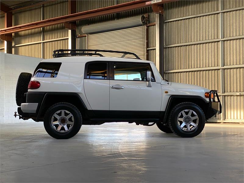 2014 TOYOTA FJ CRUISER 3