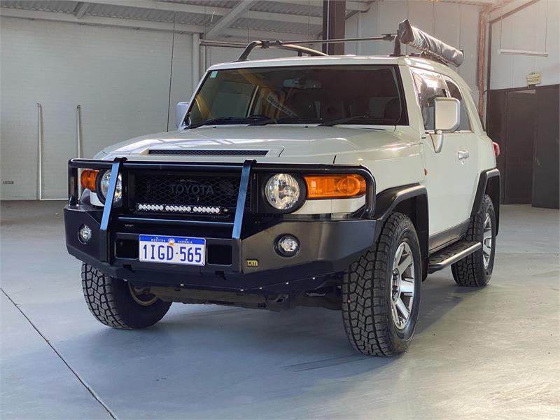 2014 TOYOTA FJ CRUISER 8