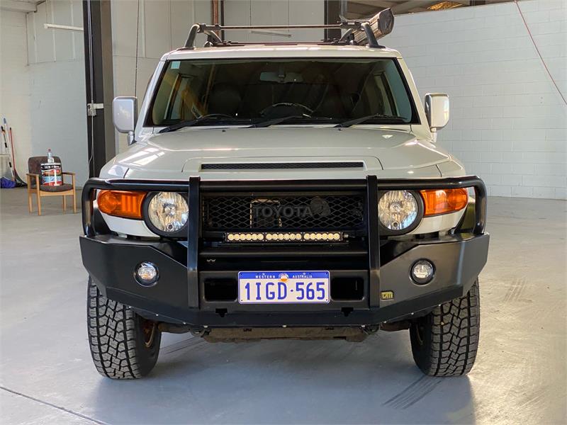 2014 TOYOTA FJ CRUISER 9