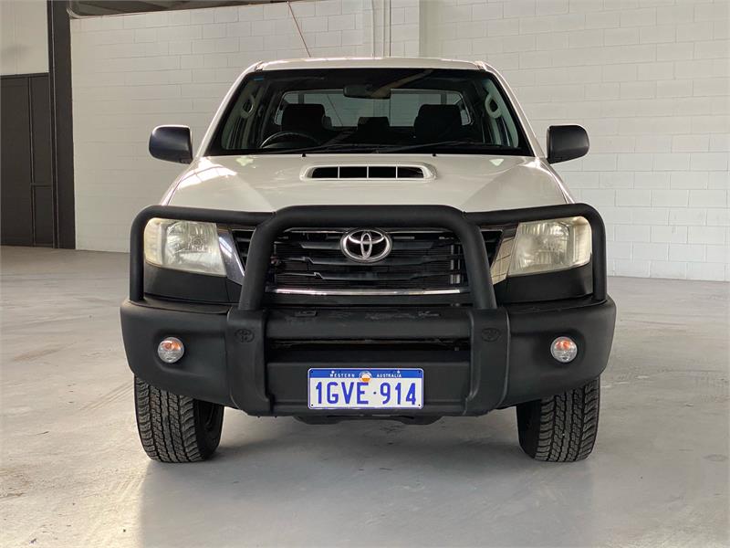 2012 TOYOTA HILUX 10