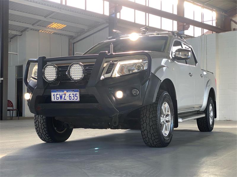 2015 NISSAN NAVARA 8