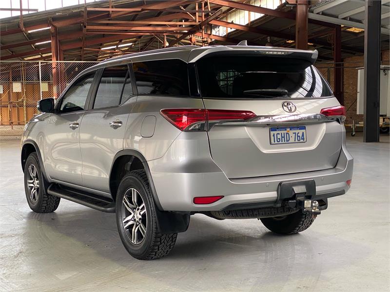 2017 TOYOTA FORTUNER 6