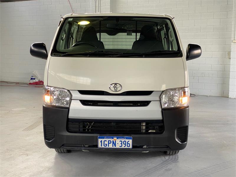 2018 TOYOTA HIACE 12