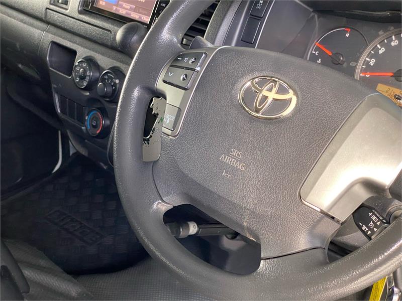 2017 TOYOTA HIACE 21