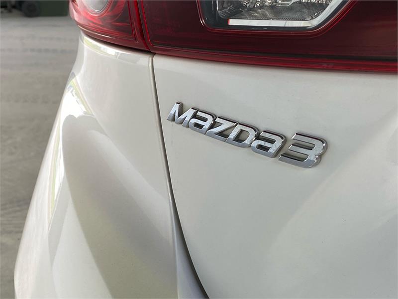 2014 MAZDA MAZDA3 13