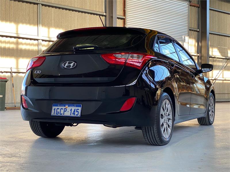 2016 HYUNDAI i30 4