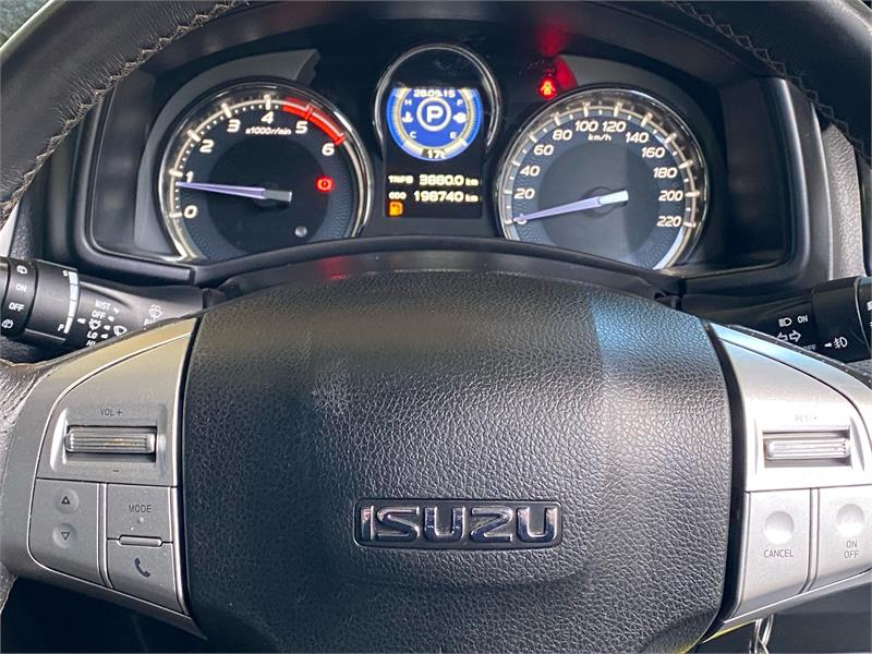 2019 ISUZU MU-X 19