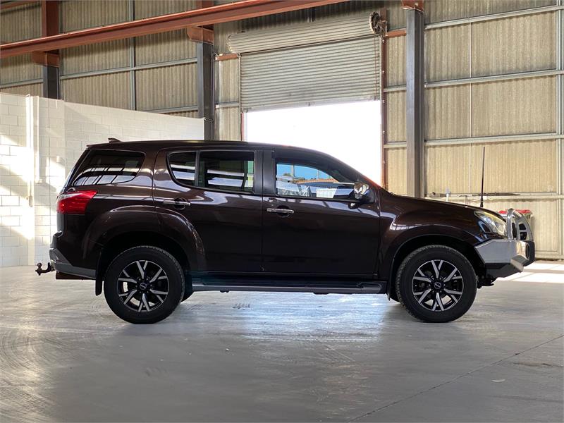 2019 ISUZU MU-X 3