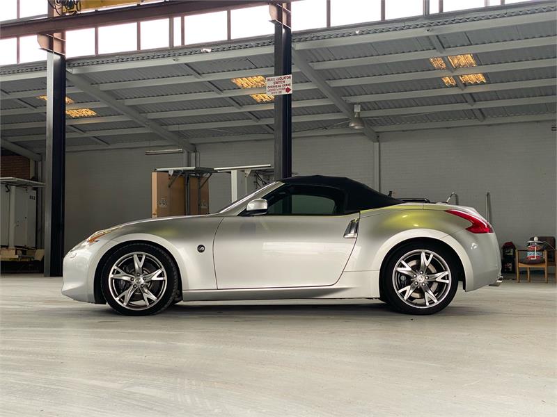 2010 NISSAN 370Z 7