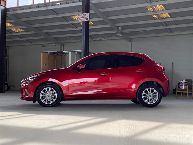 2015 MAZDA MAZDA2 7