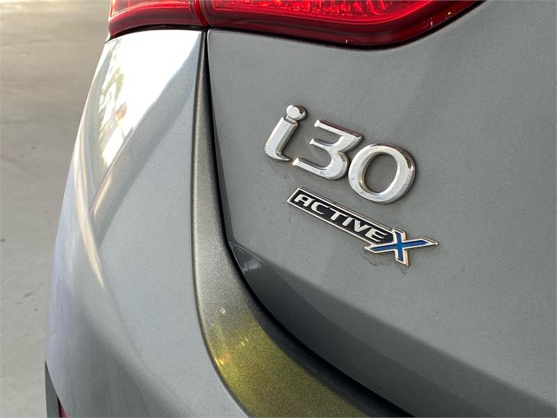 2015 HYUNDAI i30 13