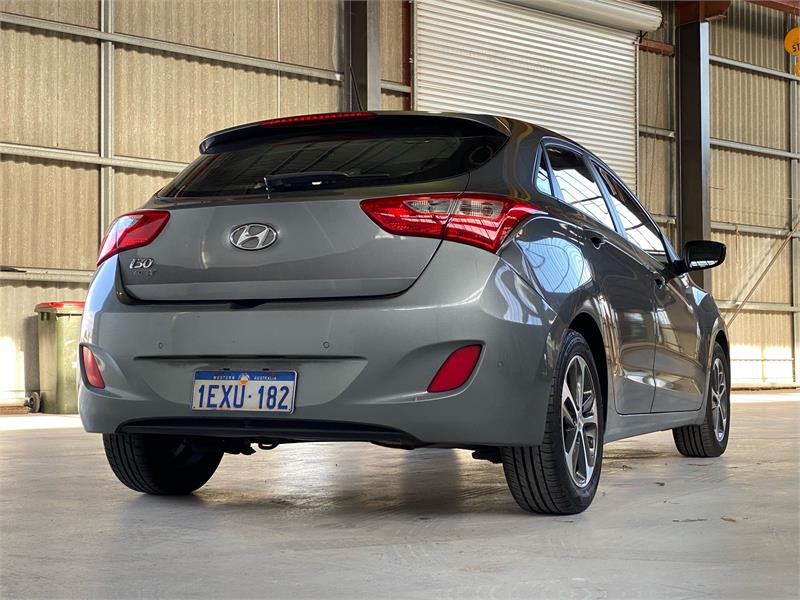 2015 HYUNDAI i30 4