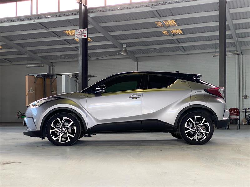 2019 TOYOTA C-HR 7