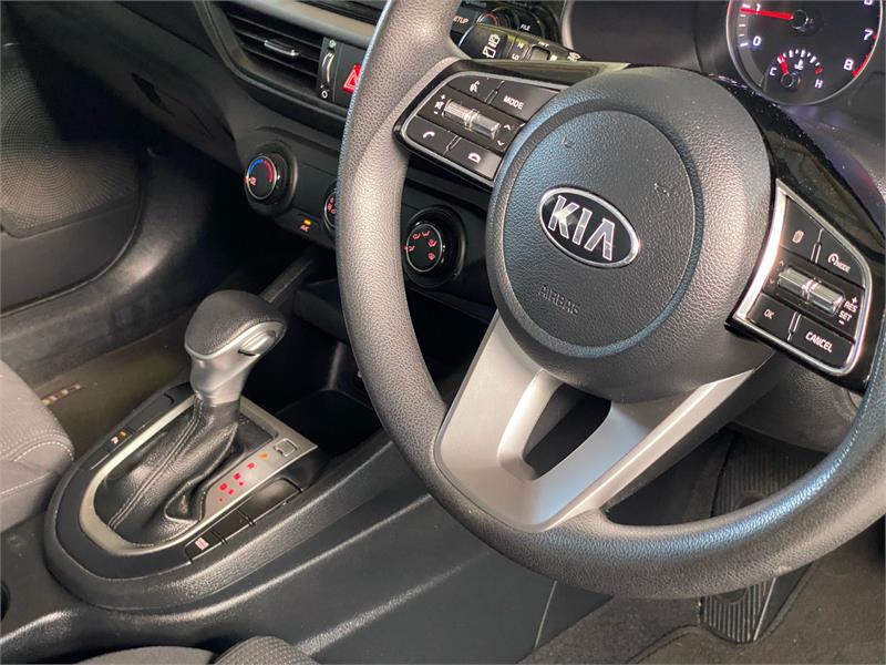 2019 KIA CERATO 18