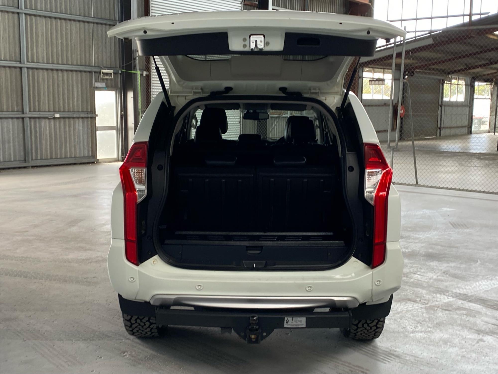 2017 MITSUBISHI PAJERO SPORT 16