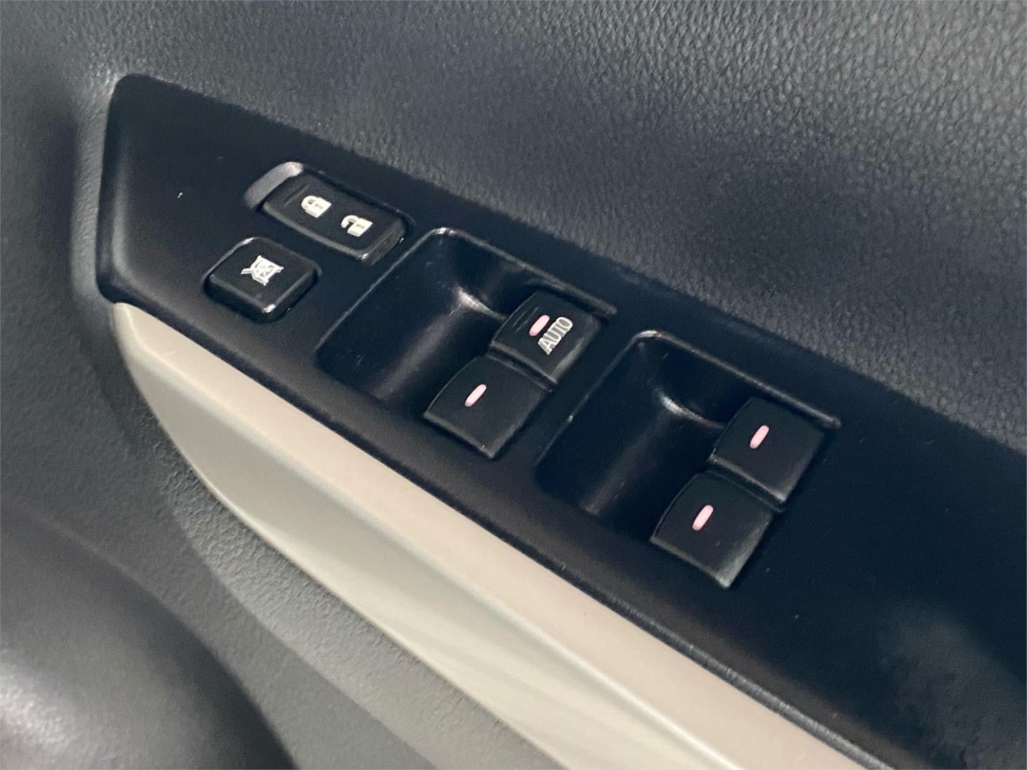 2017 MITSUBISHI PAJERO SPORT 17