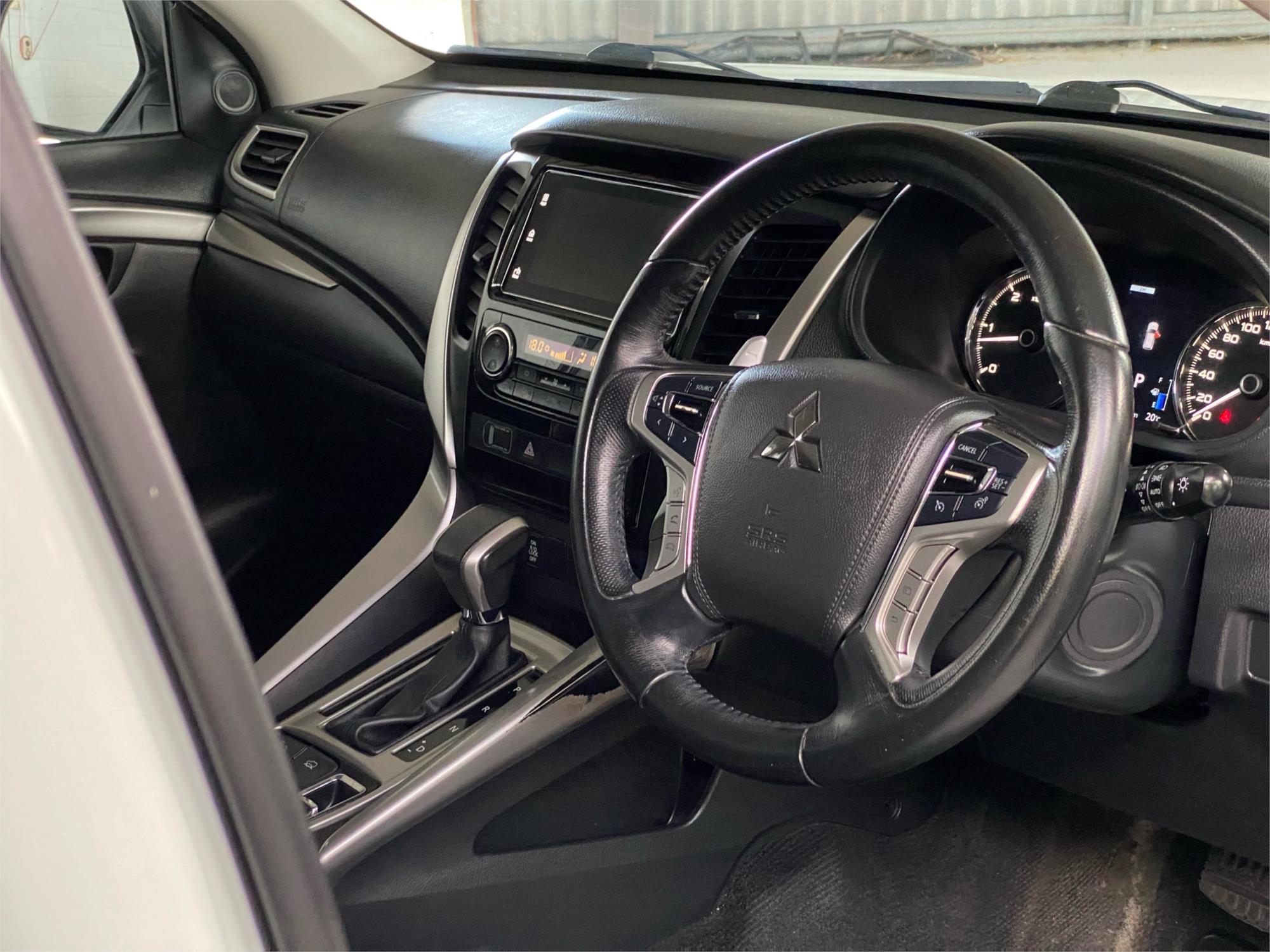 2017 MITSUBISHI PAJERO SPORT 18