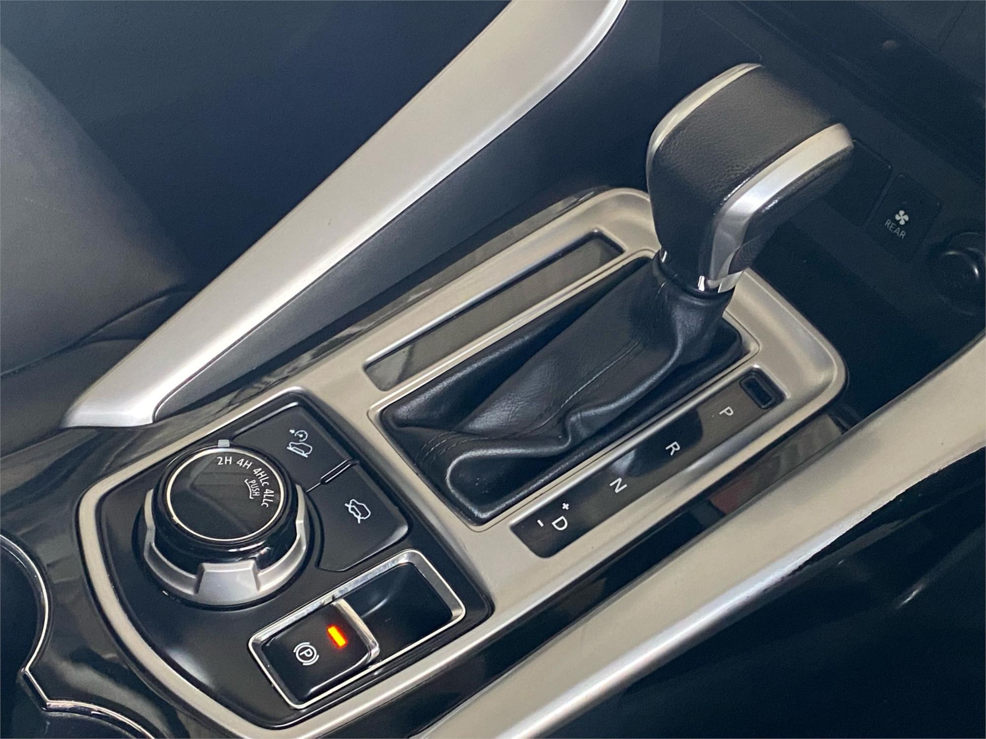 2017 MITSUBISHI PAJERO SPORT 21