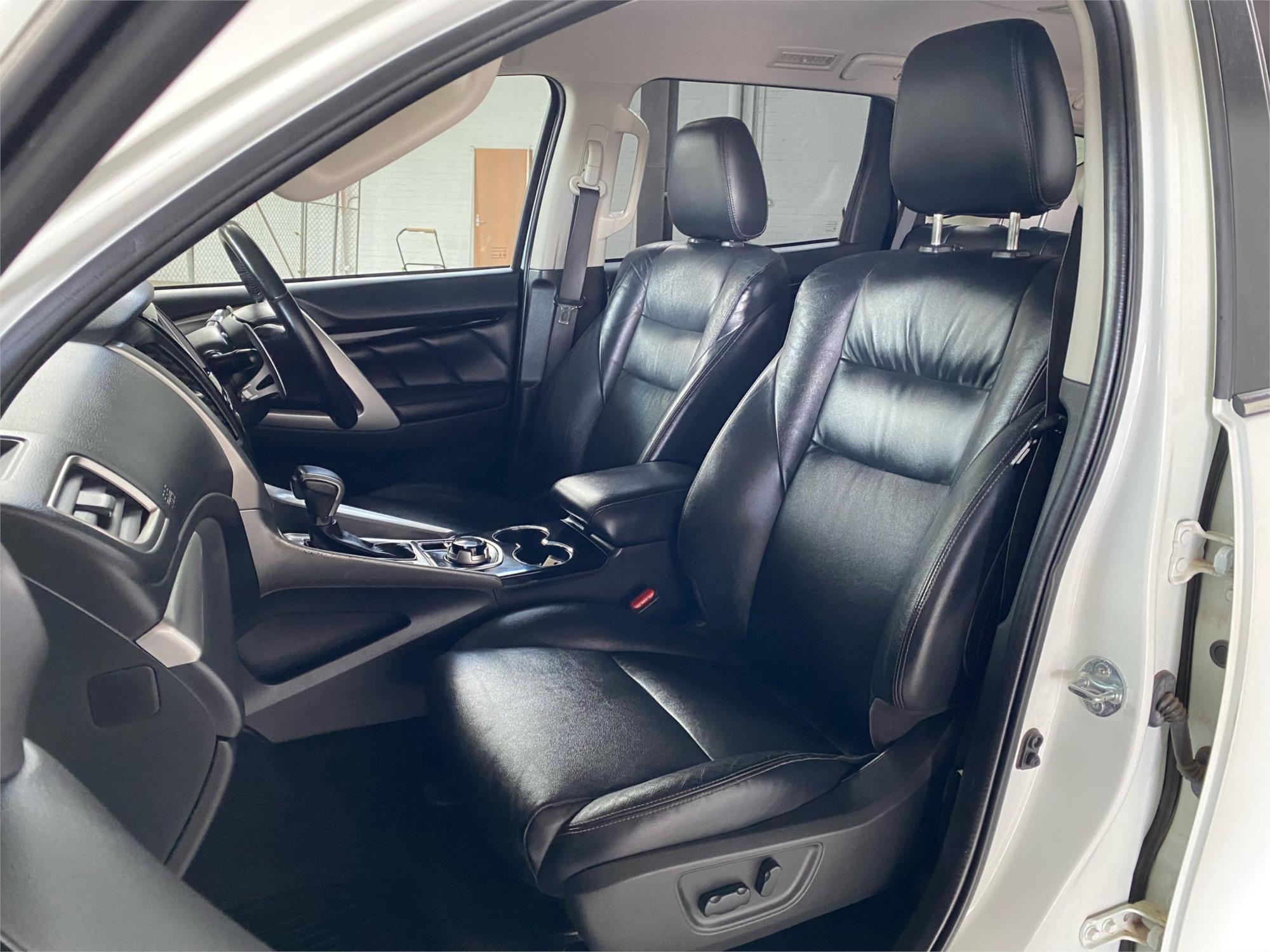 2017 MITSUBISHI PAJERO SPORT 24