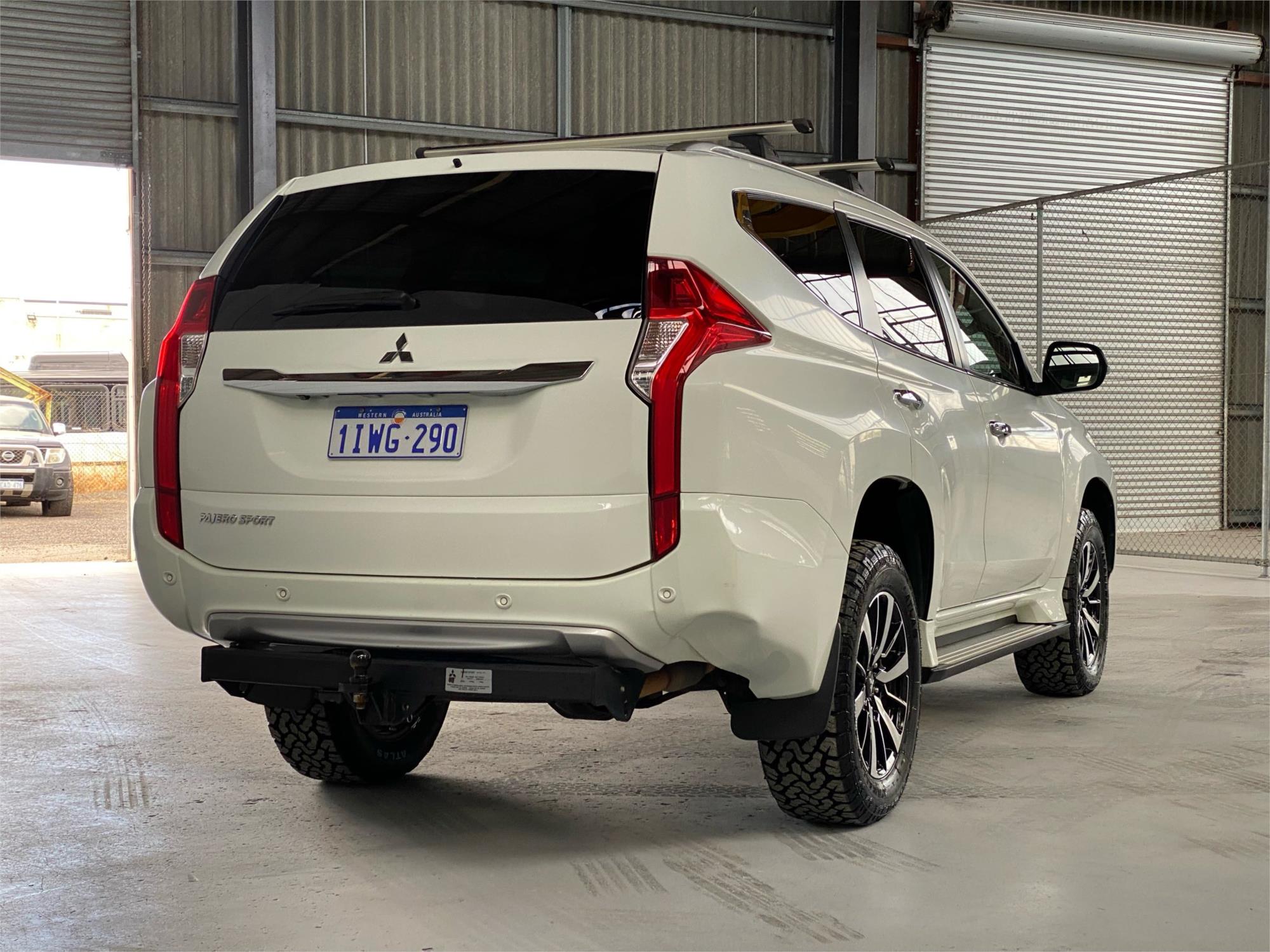 2017 MITSUBISHI PAJERO SPORT 4