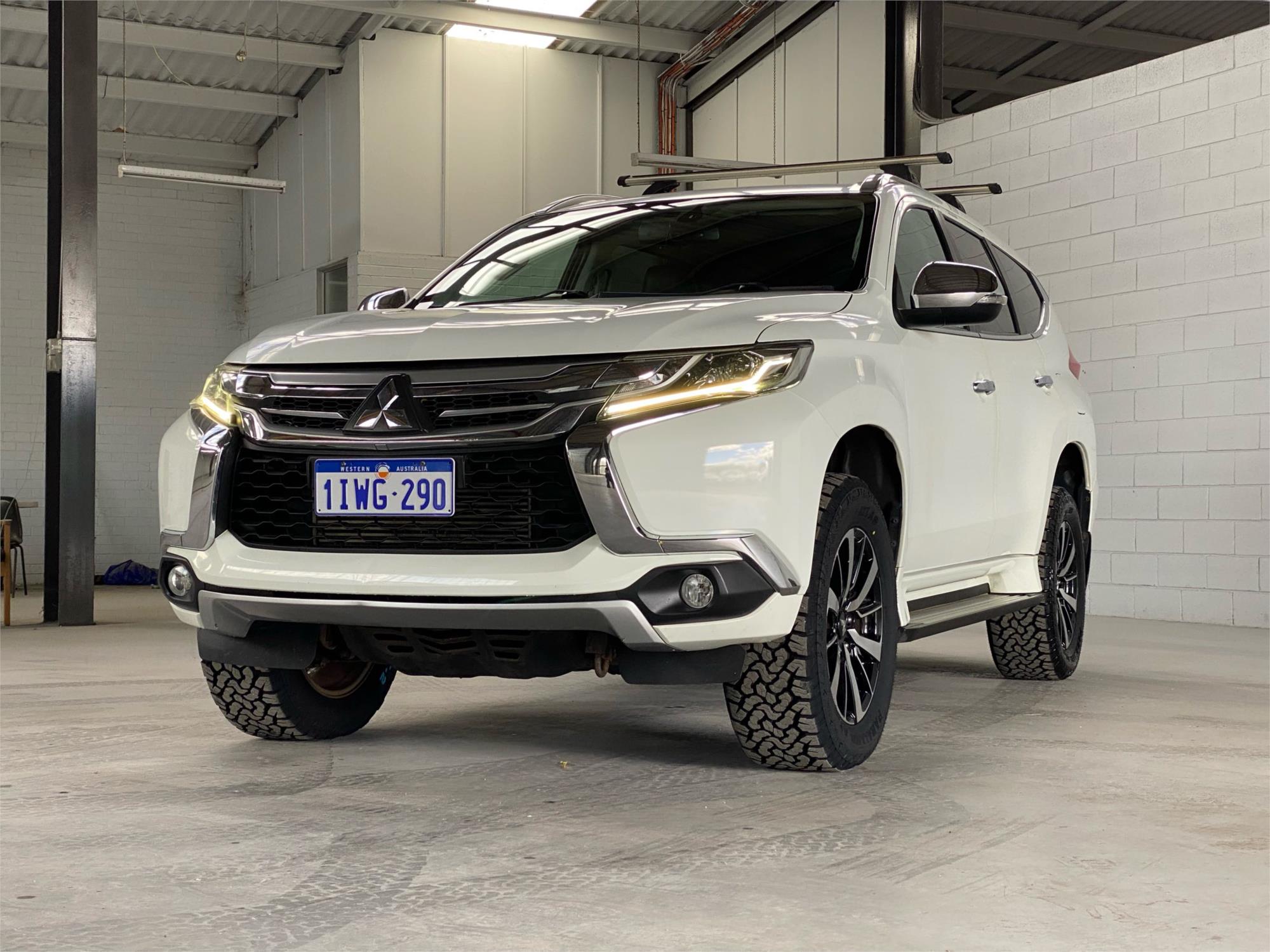 2017 MITSUBISHI PAJERO SPORT 8