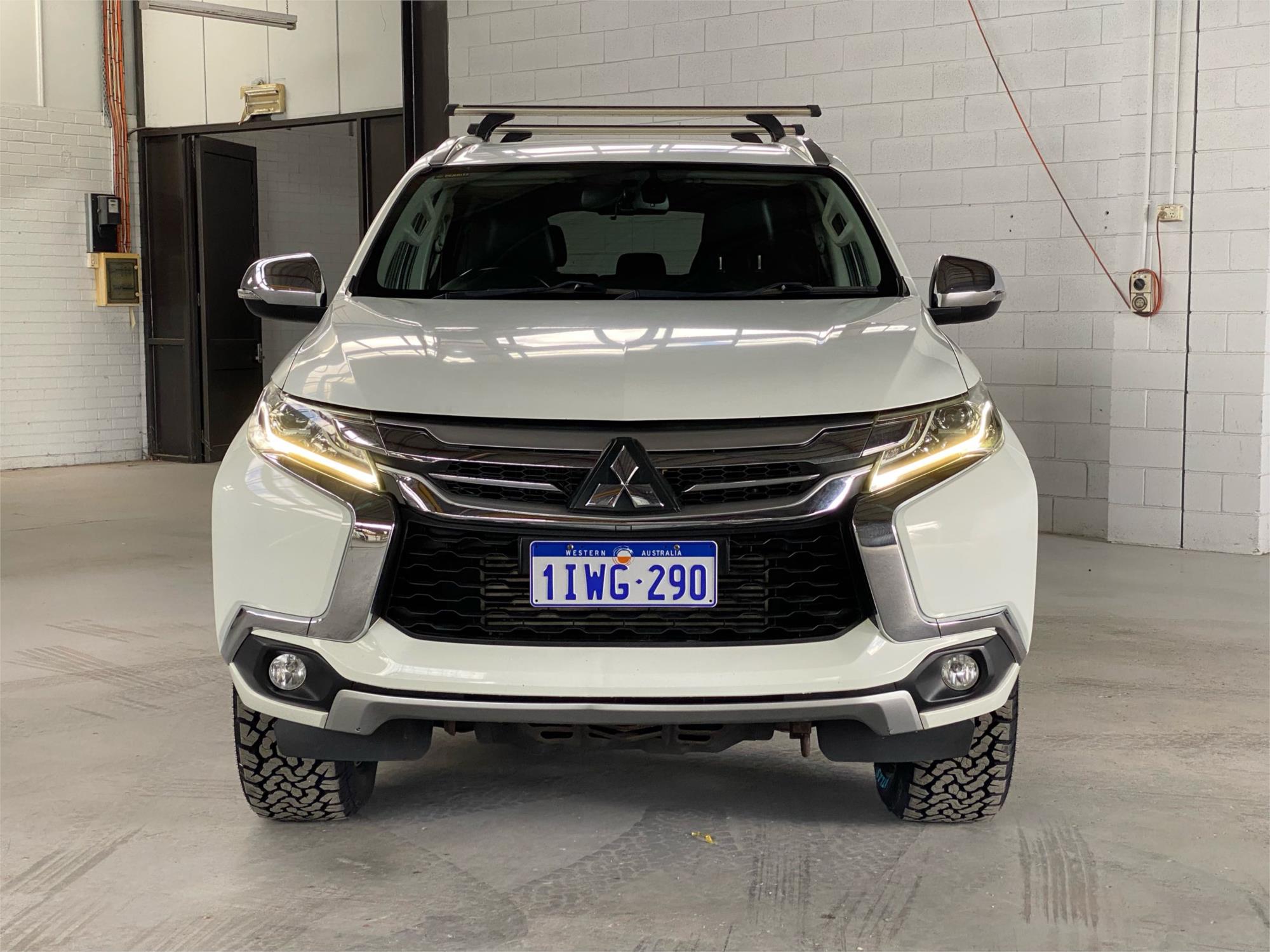 2017 MITSUBISHI PAJERO SPORT 9