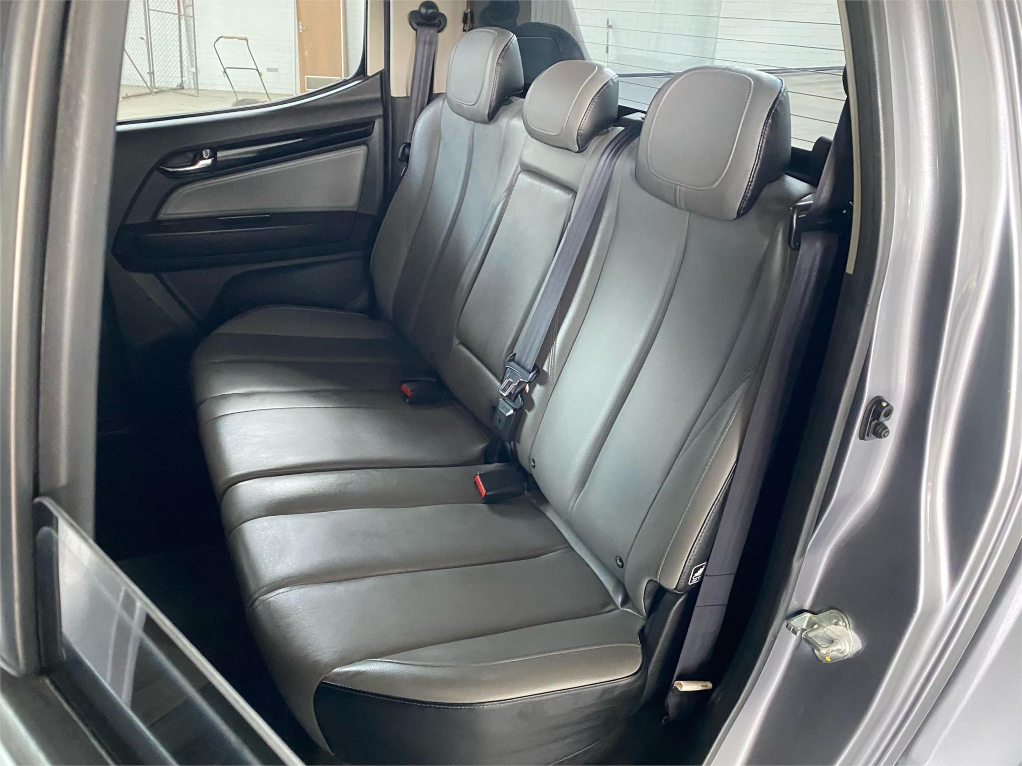 2015 HOLDEN COLORADO 24