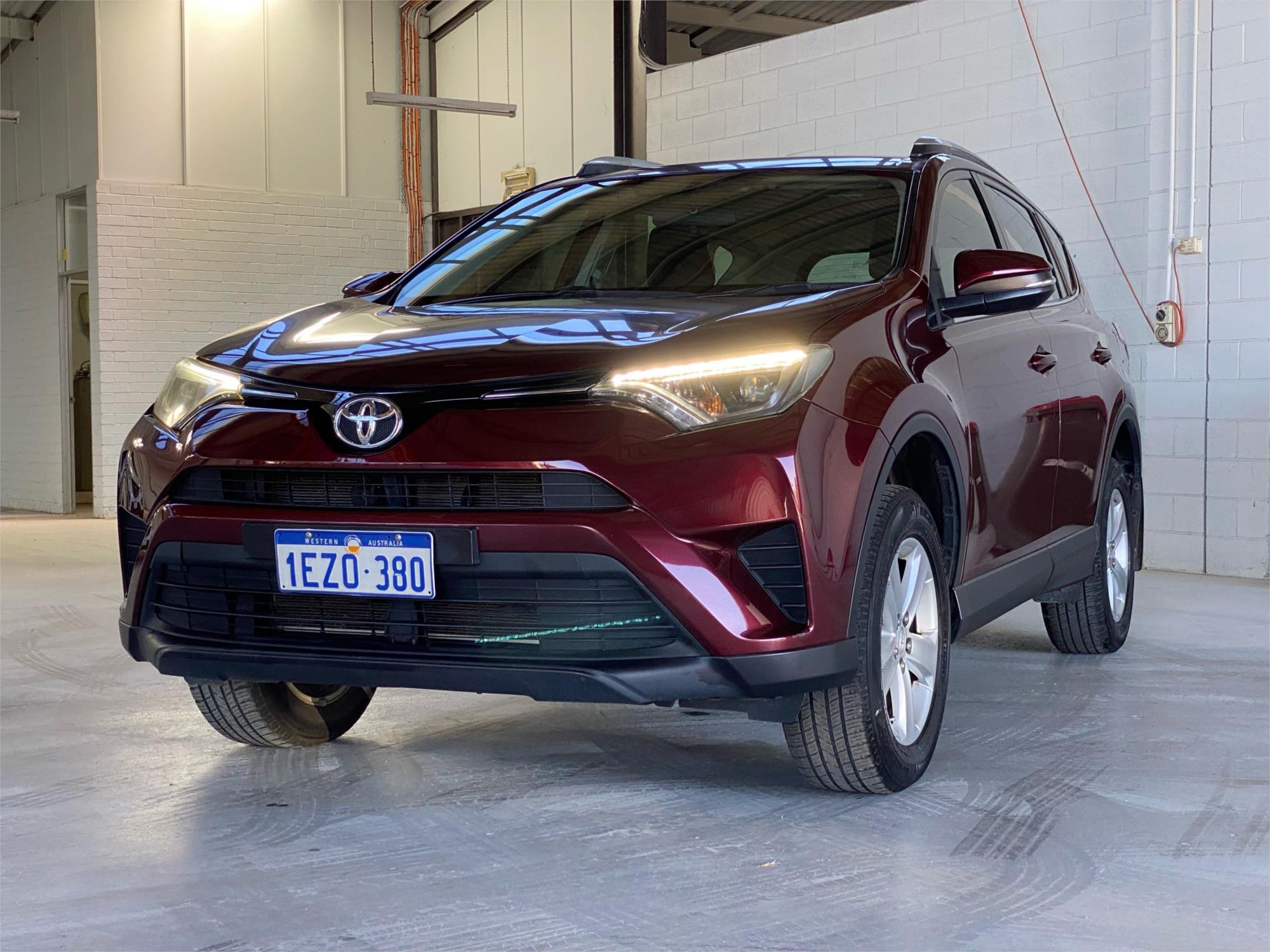 2016 TOYOTA RAV4 8