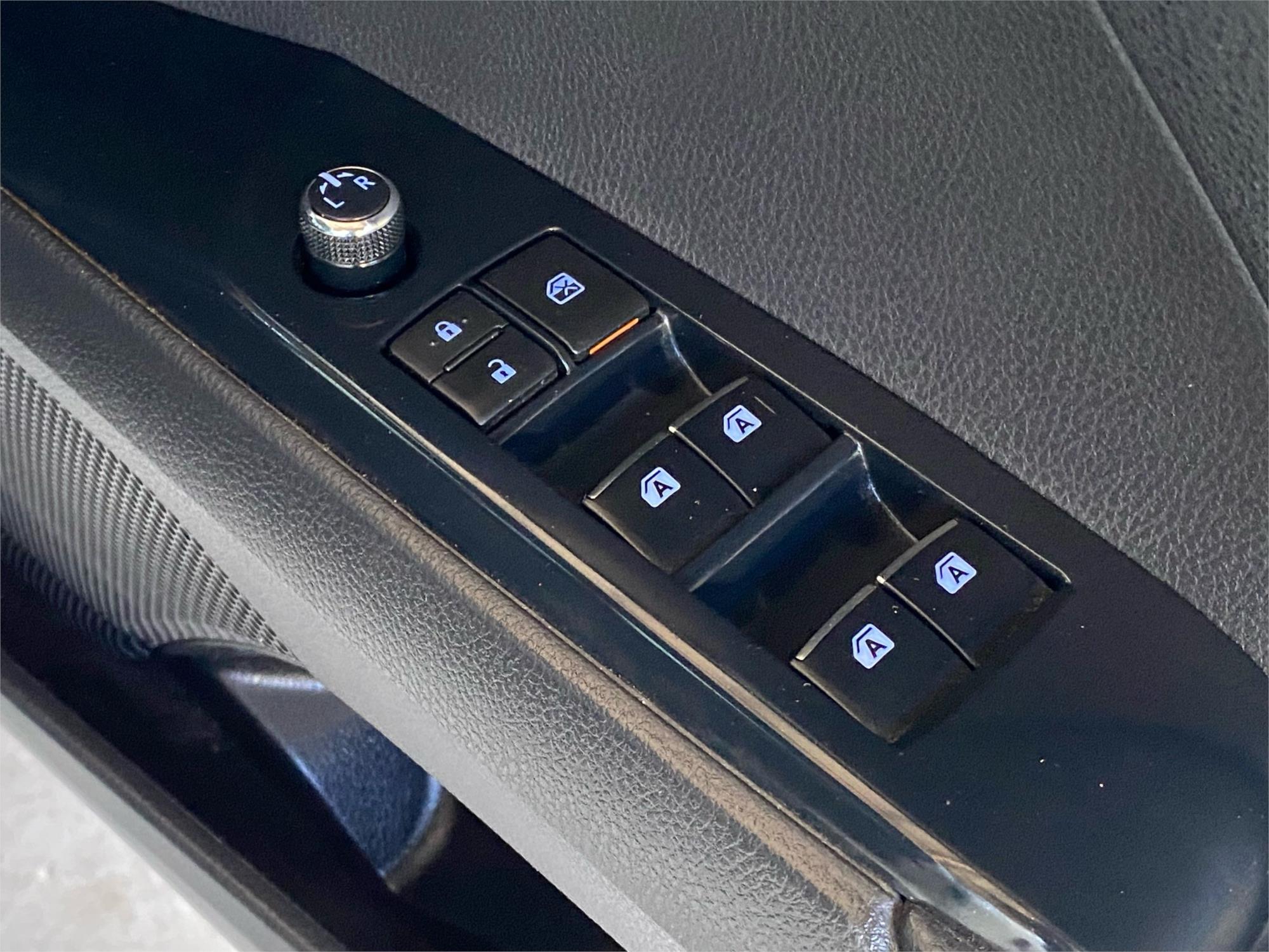 2021 TOYOTA CAMRY 18