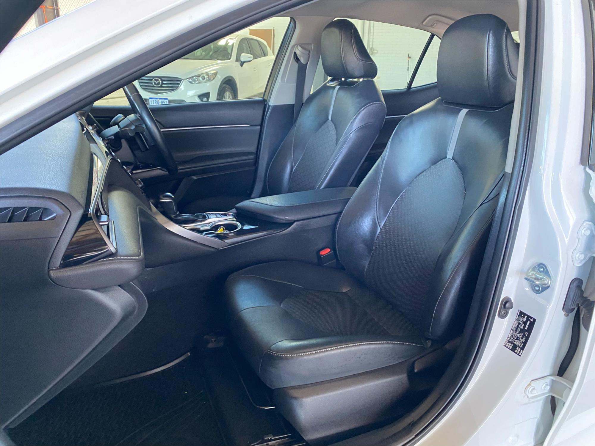 2021 TOYOTA CAMRY 26