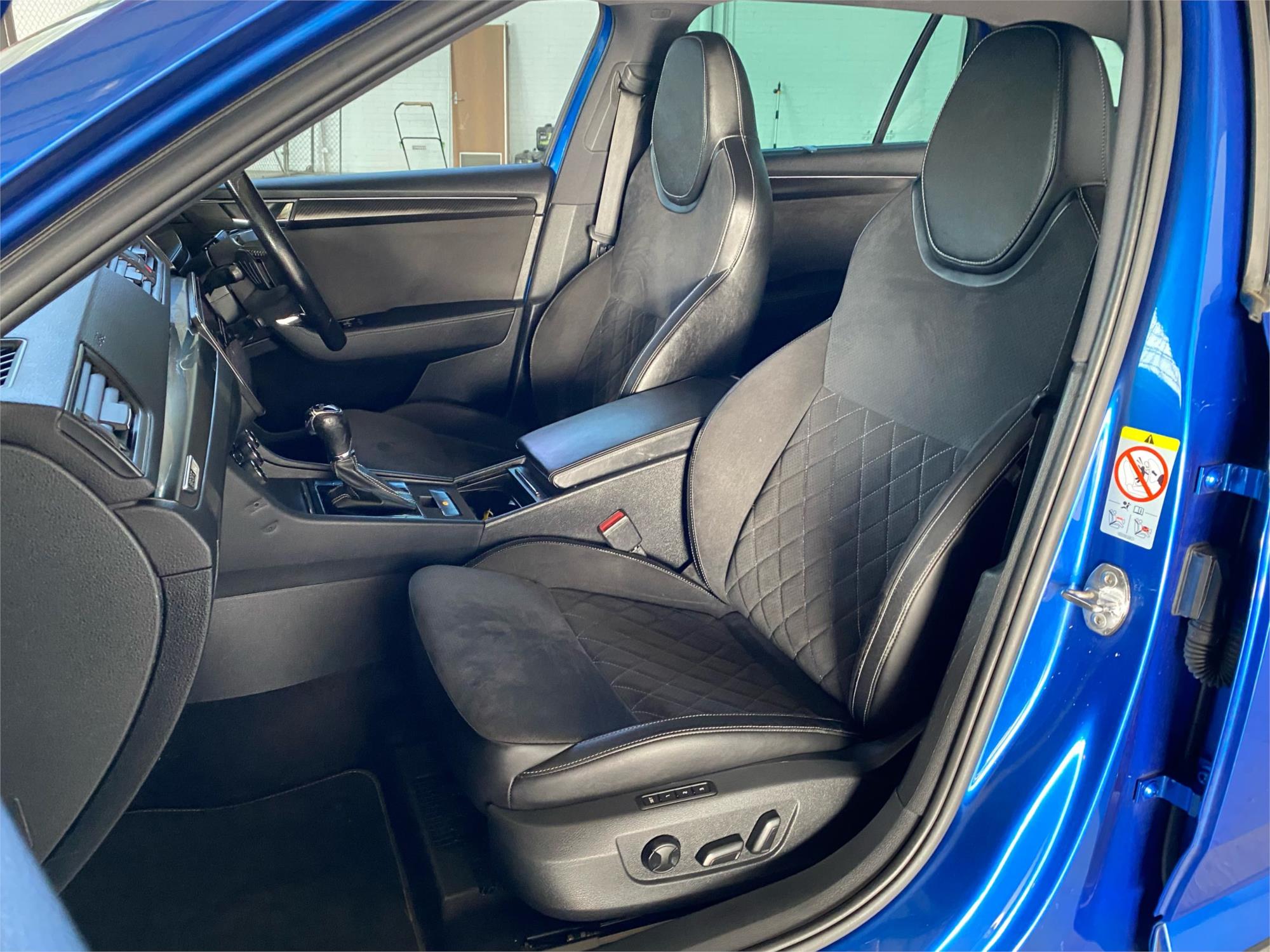 2022 SKODA SUPERB 26