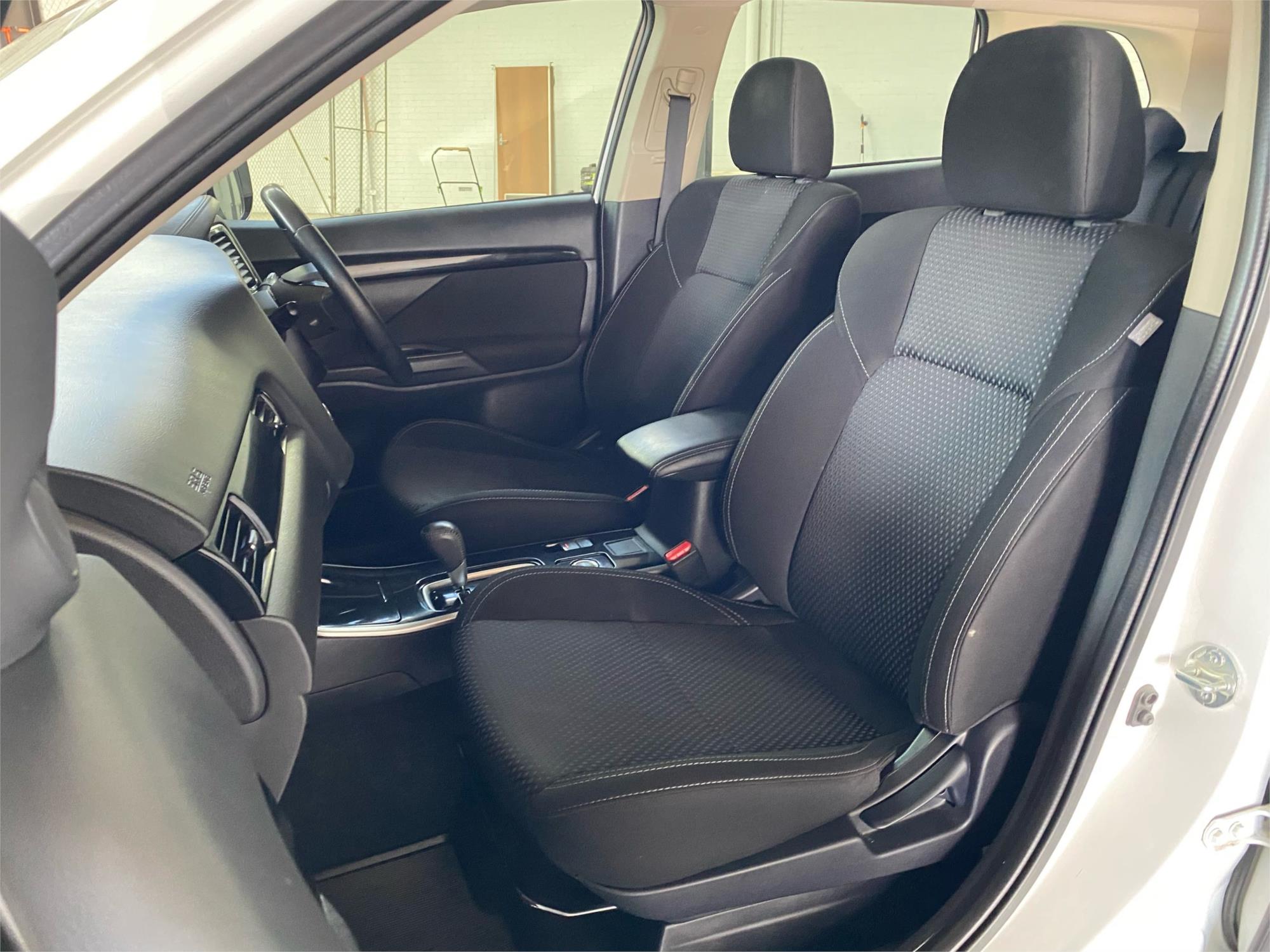 2019 MITSUBISHI OUTLANDER 23