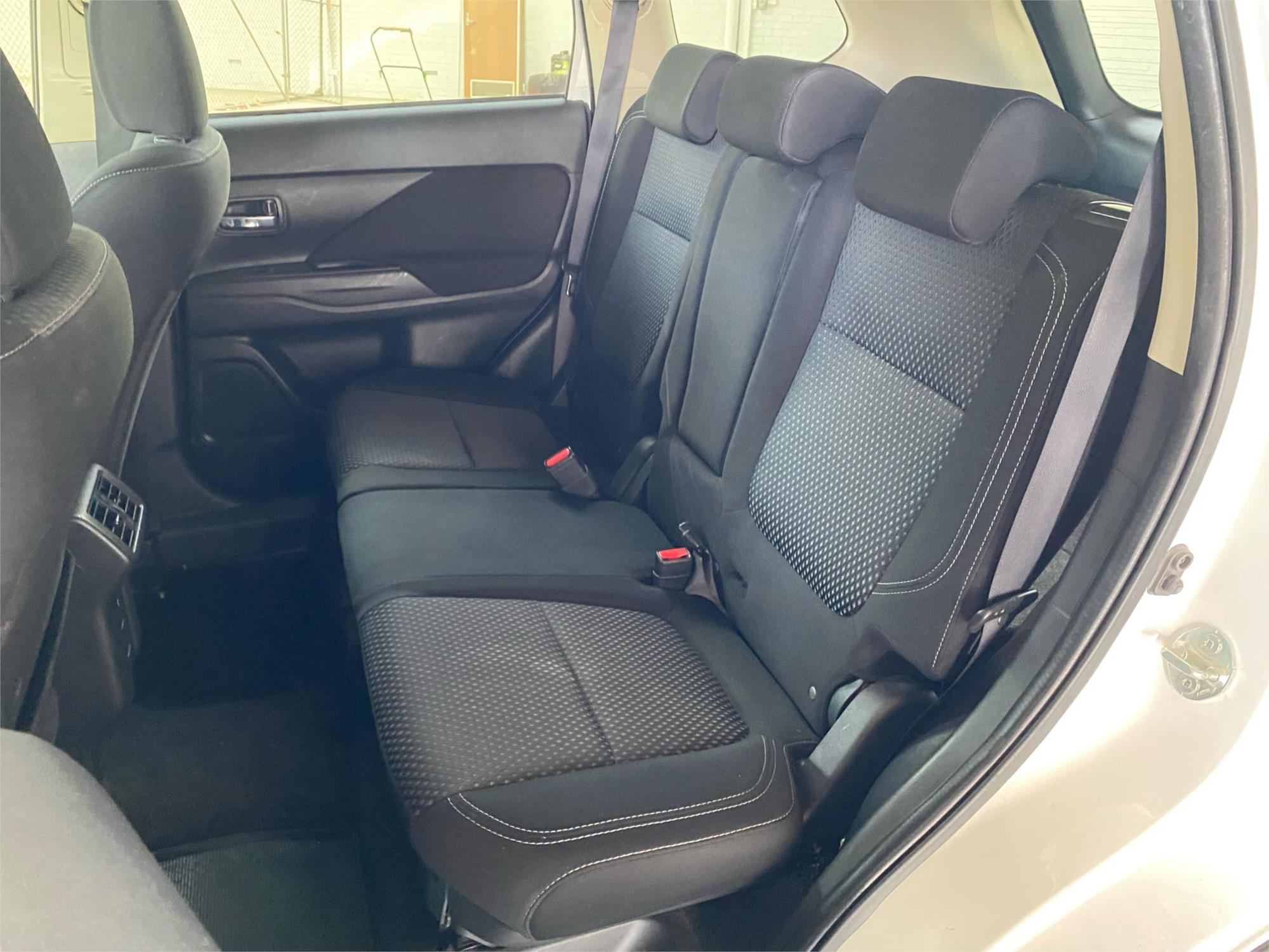 2019 MITSUBISHI OUTLANDER 24